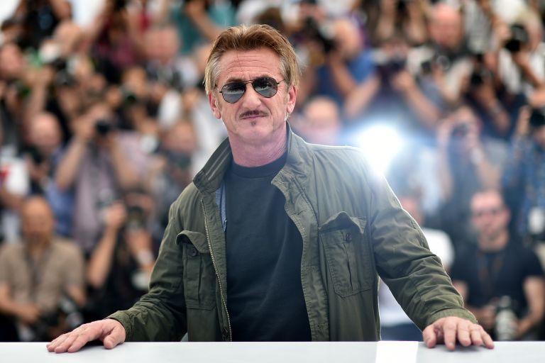 Sean Penn réalisera et jouera dans "Flag Day" avec son fils et sa fille | We Love Cinema